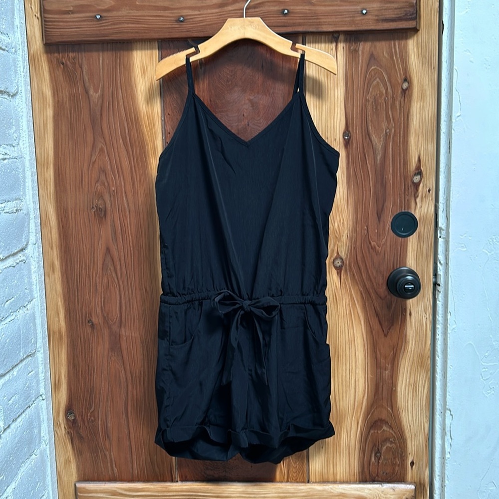 JCREW - black sleeveless romper jumpsuit with tie waist; size XS